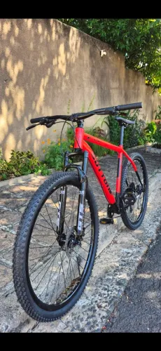 Bicicleta Aro 29 Sutton 1 X 9v