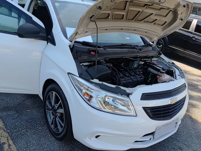 Chevrolet Onix JOY Hatch 1.0 8V Flex Mec. 4P 2017