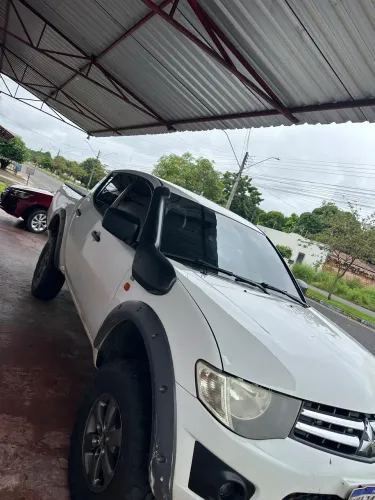 Mitsubishi L200 Triton GLS 3.2 CD TB Int.diesel MEC 2013