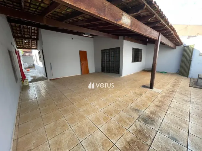 Casa para aluguel, 3 quartos, 1 suíte, 3 vagas, GRANADA - Uberlândia/MG