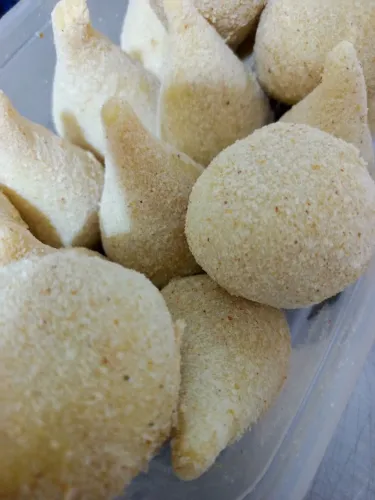 Coxinhas prontas para fritura (para lanchonetes)