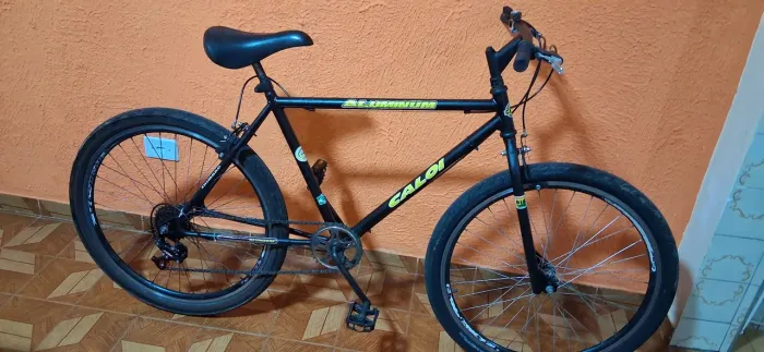Bike aro 26, de marcha traseira, tudo ok e com algumas peças novas para quem quer qualidad