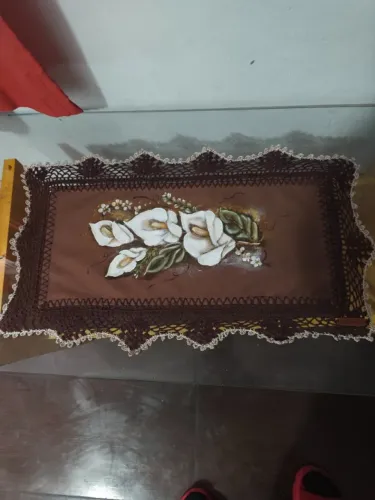 Vendo ,trilho de mesa!Medidas 62x35 cm.Modelo exclusivo, totalmente feito a mão!