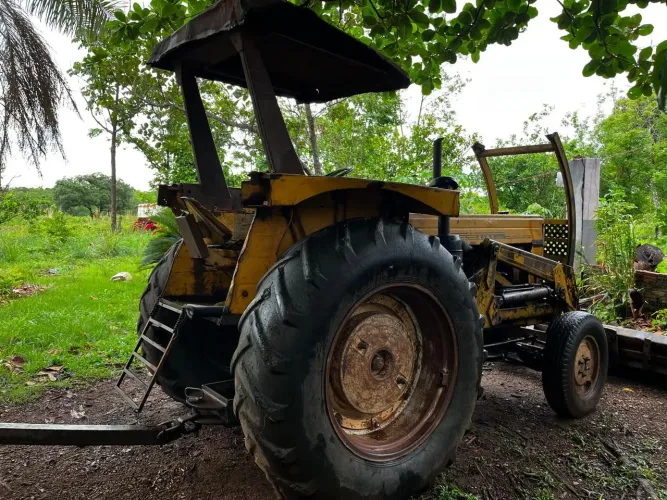 Trator cbt 2105