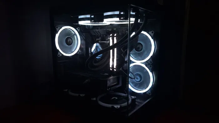 PC Gamer rtx4060, Ryzen 7 5700 x3D 32GB ram