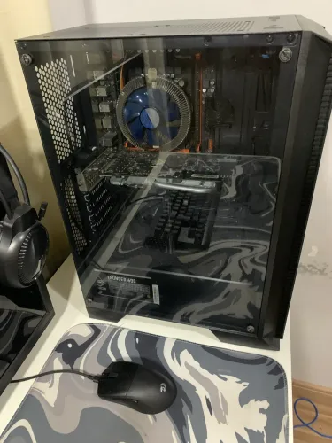 Vende-se computador semi-novo