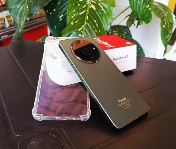 VENDO: XIAOMI redmi A3 verde escuro.