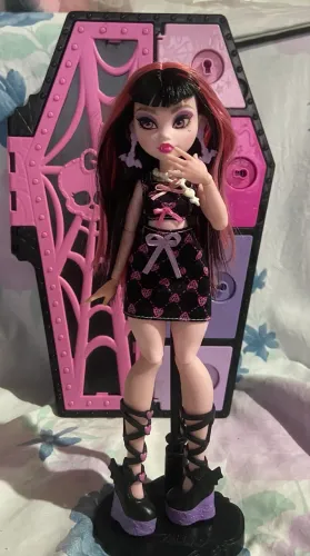 Draculaura G3 Skulltimate Secrets 1 Incompleta