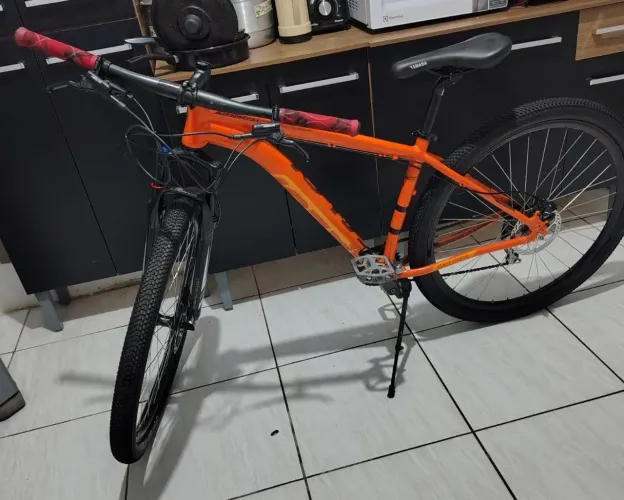 Bicicleta Caloi Explorer MTB alumínio aro 29 quadro 17 com nota fiscal. Promoção bike