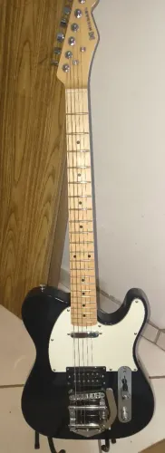 Guitarra Telecaster com ponte tipo Bigsby