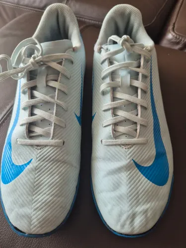 Chuteira Society Nike - número 40