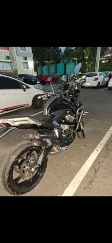 Moto impecável pegar e andar