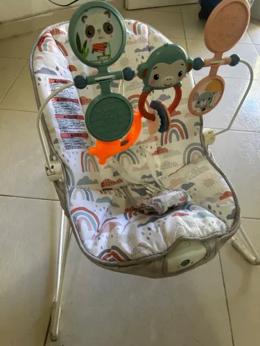 Cadeirinha de descanso vibratória