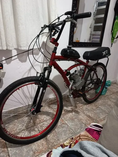 Vende se uma bicicleta motorizada