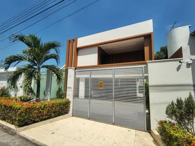Casa Duplex de ótimo padrão no Ponta Negra1, 4 suites, Escritório. Piscina. Mobiliada