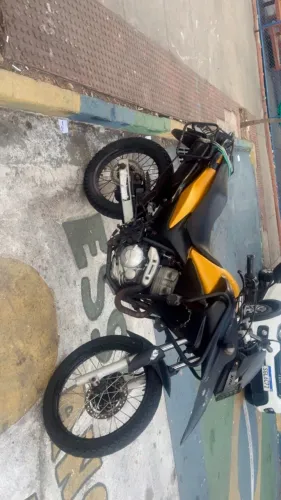 Vendo moto Xre 300