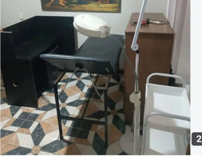 Maca salao em bom estado com encosto de cabeça alguns detalhes somente 