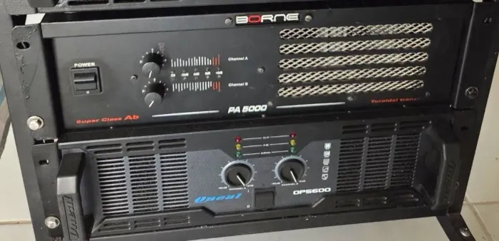 Amplificador oneal 5600 e amplificador borne PA 5000