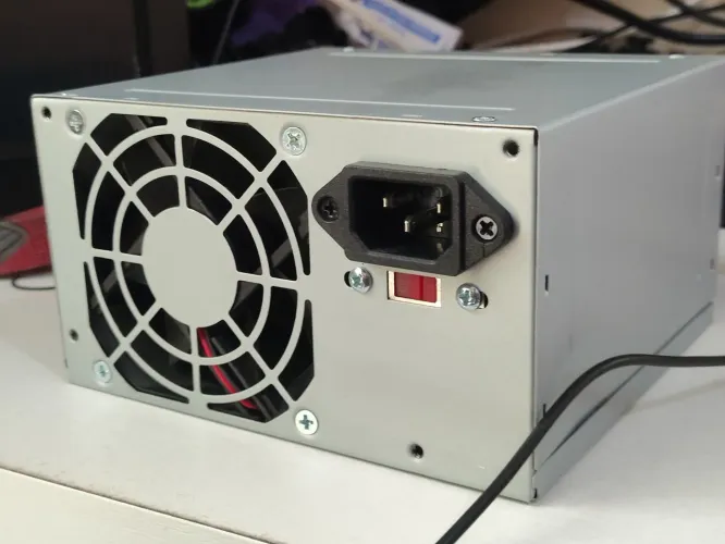 Vende-se fonte de pc