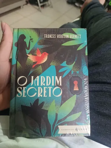 Livro jardim secreto e o maias novo e Jorge amado, todos lacrados