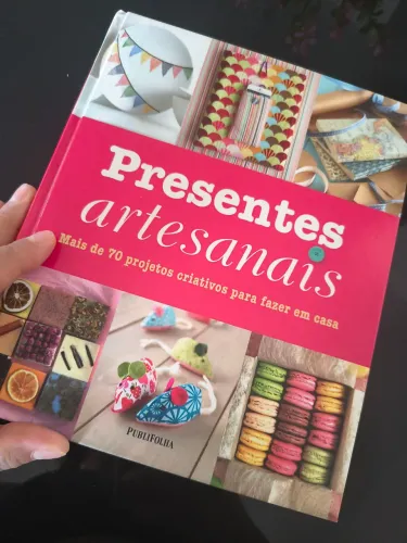 Livro Presentes Artesanais - 252.pág.