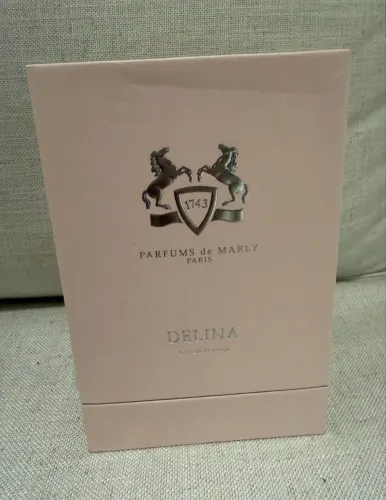 Perfume Delina da Parfums de Marly original