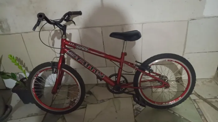 Bicicletas para menino e menina