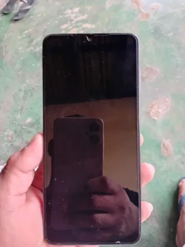 VENDO CELULAR SAMSUNG A06 POR 300