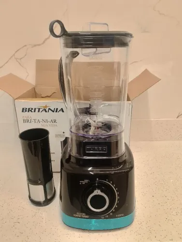 Liquidificador Britânia Preto com Jarra Grande - Completo