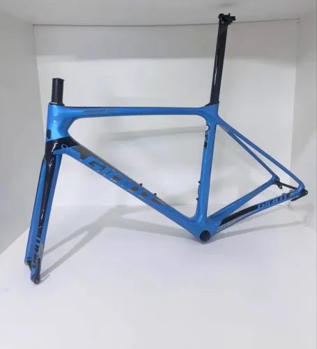 Quadro GIANT ADVANCED PRO superlight