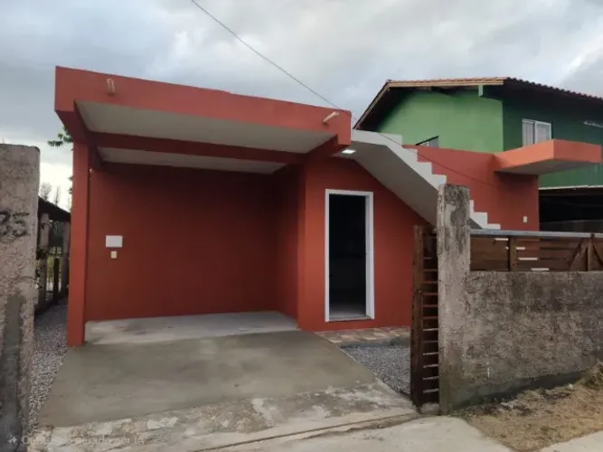 Aluga-se casa com 2 quartos no Rio Vermelho (Florianópolis)