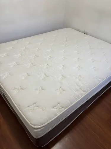 Colchão King Star Queen ótimo estado
