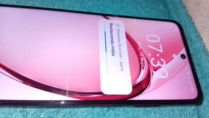 Oppo A 60 na caixa