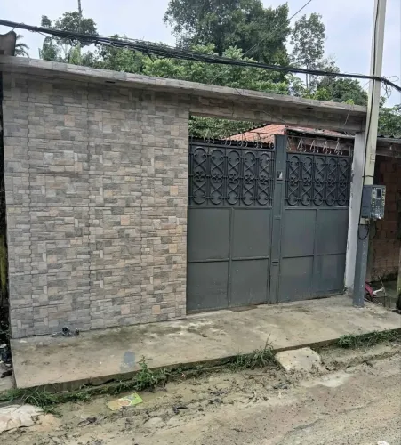 - Casa na Vila Embratel