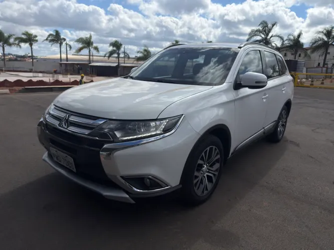 Mitsubishi Outlander 2.0 16V 160cv Aut. 2016