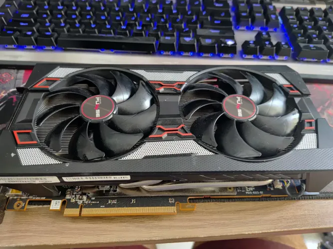 RX 5700 XT 8GB GDDR6 (Leia legenda)