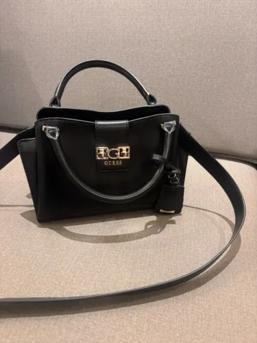 Linda bolsa Guess, original