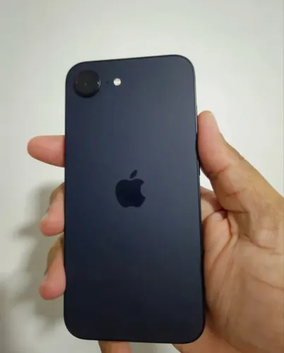 iPhone 16e