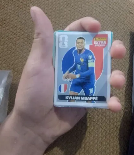 Figurinha legend kylian mbappe