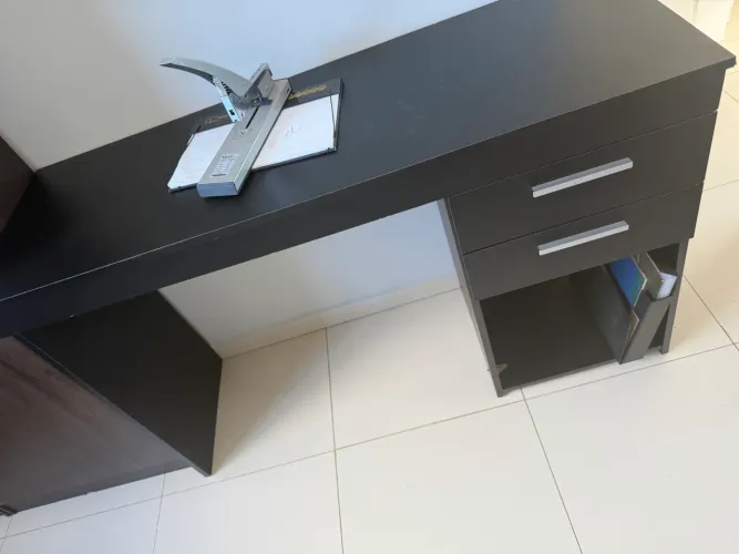 Escrivaninha 1m20 x 0,42