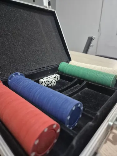 Maleta de poker metálica excelente