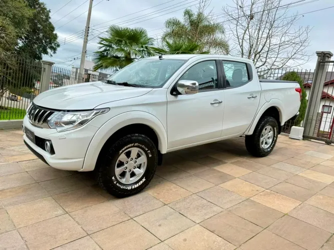 Mitsubishi L200 Triton Sport HPE 2.4 CD Diesel Aut. 2017