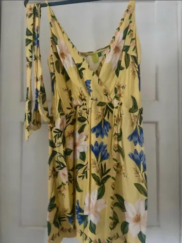 Vestido Curto Flor de Sol FARM 