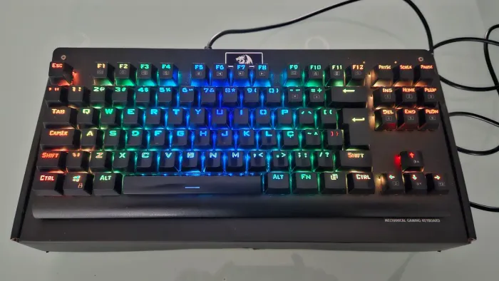 Teclado Redragon Mecânico K568RGB-2 Switch Vermelho