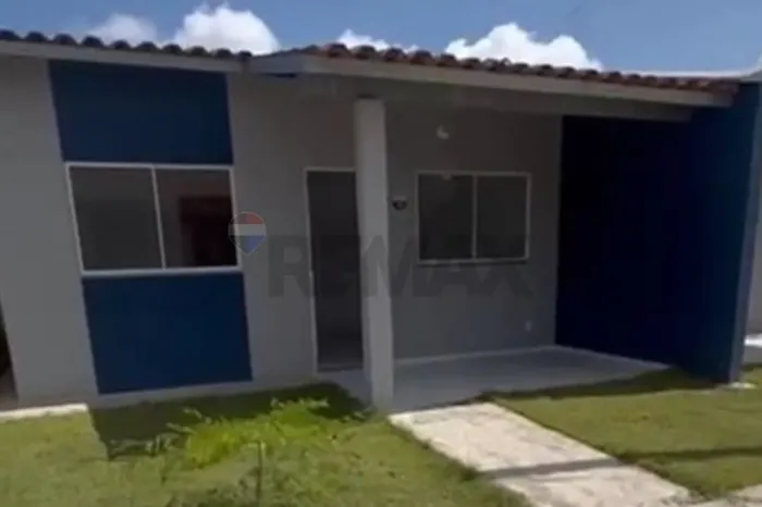 VENDO CASA FINANCIADA EM CONDOMINIO FECHADO