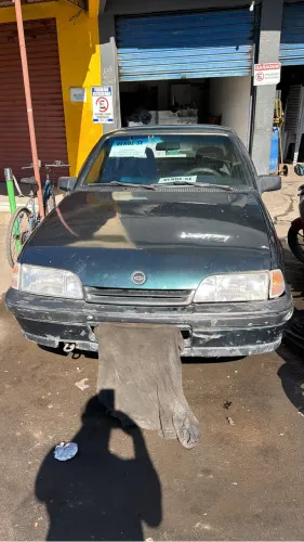 Chevrolet Monza GL 1.8 Efi/ SL/ L/ 650/barc. 2e4p (álcool) 1996