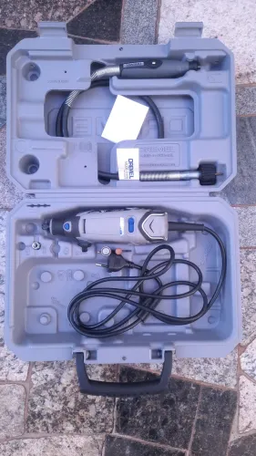 Dremel 3000 com maleta