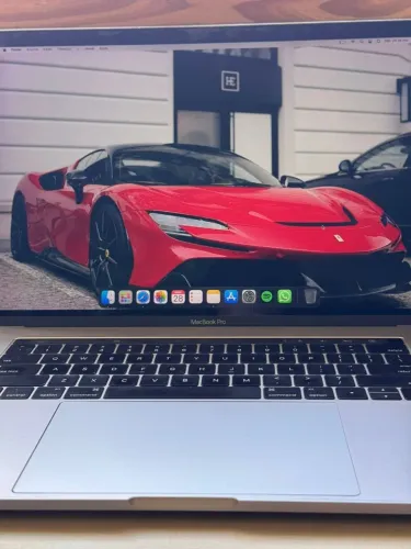 MACBOOK PRO 2016- TOUCH BAR