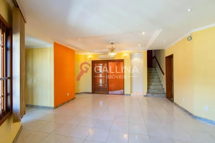 Casa de Alto Padrão com 4 Dormitórios e 4 Vagas para Locação - Marechal Rondon | Canoas