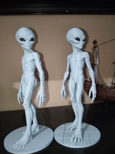 RÉPLICA EM 3D DE ALIEN